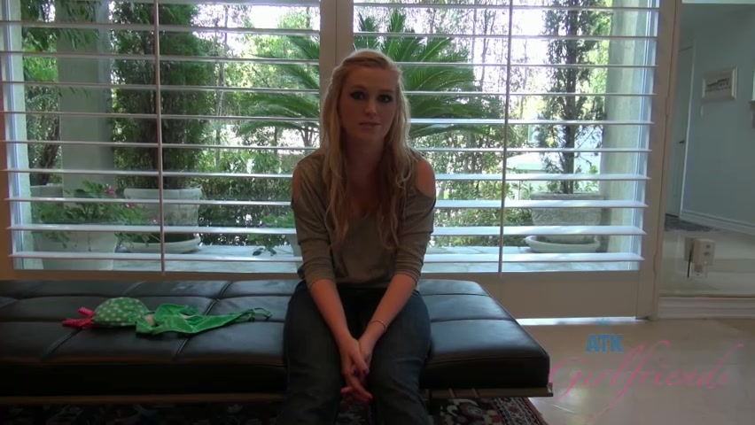 ATKGirlfriends video: virtual vacation with Amanda Bryant
