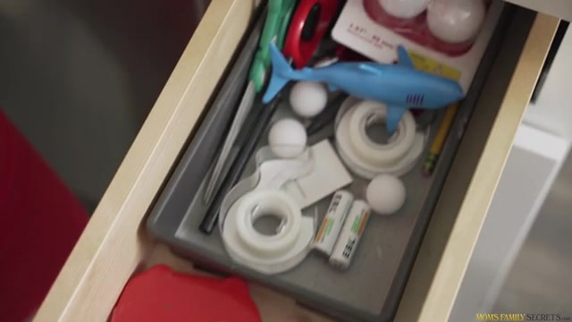 Moms Battery Powered Orgasm - S1:E5 - Momlover