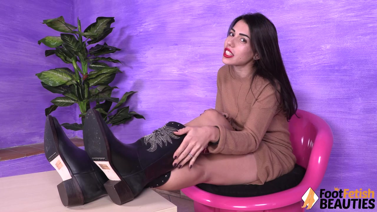 Stunning brunette Petra shows off her Camperos boots