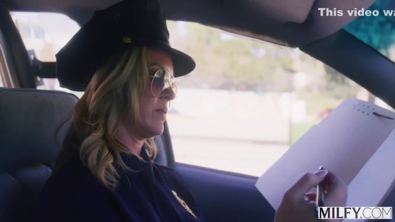 Officer Teaches Her Bad Boy Ex A Lesson With Sweet Vickie
