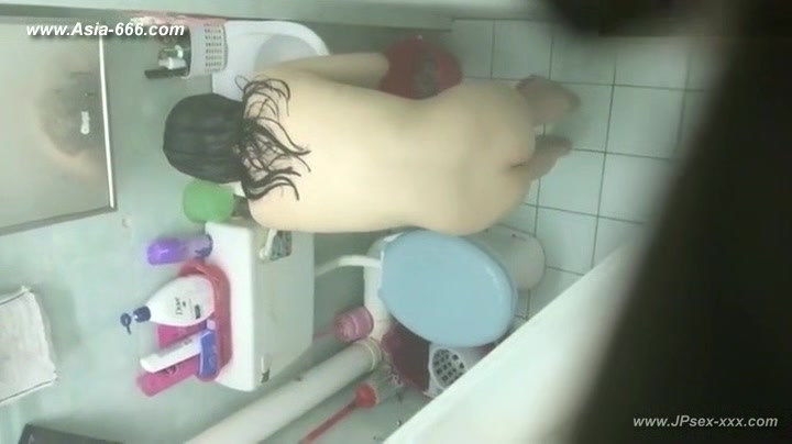 peeping chinese girls bathing.16_2