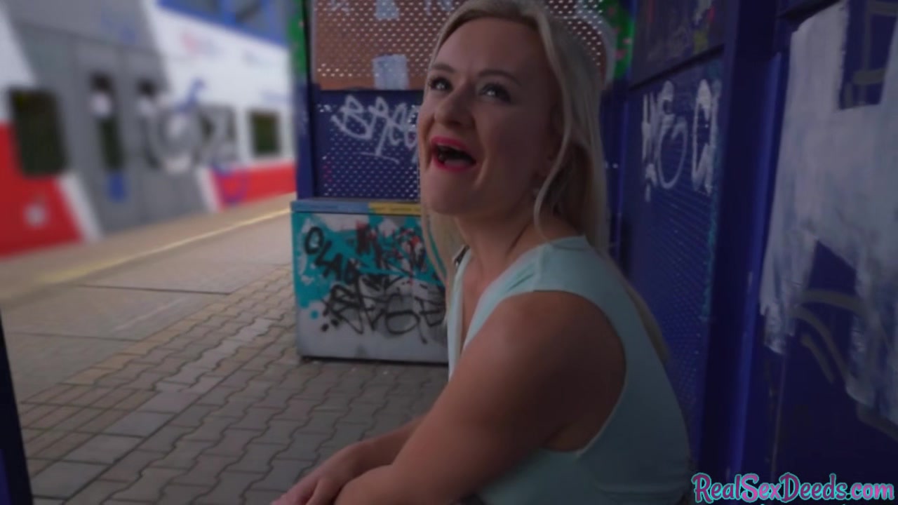 Busty european babe publicly cockrides after blowjob in park