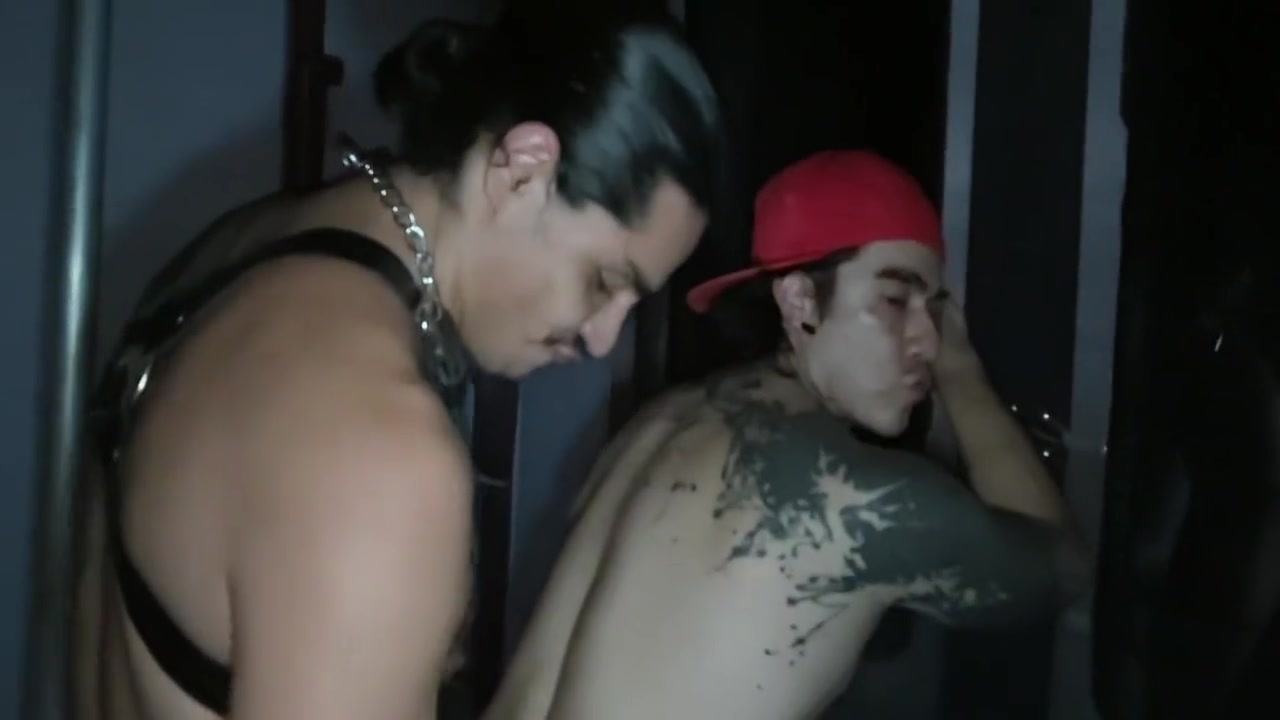 Metro Blackout Cruising Turkmxxx Fucks Bareback The Sexy Muscle Big Ass Of Effyoropeza2 tattoo Chacal During His Visit To Sextopiso Mx In Mexico City 8 Min