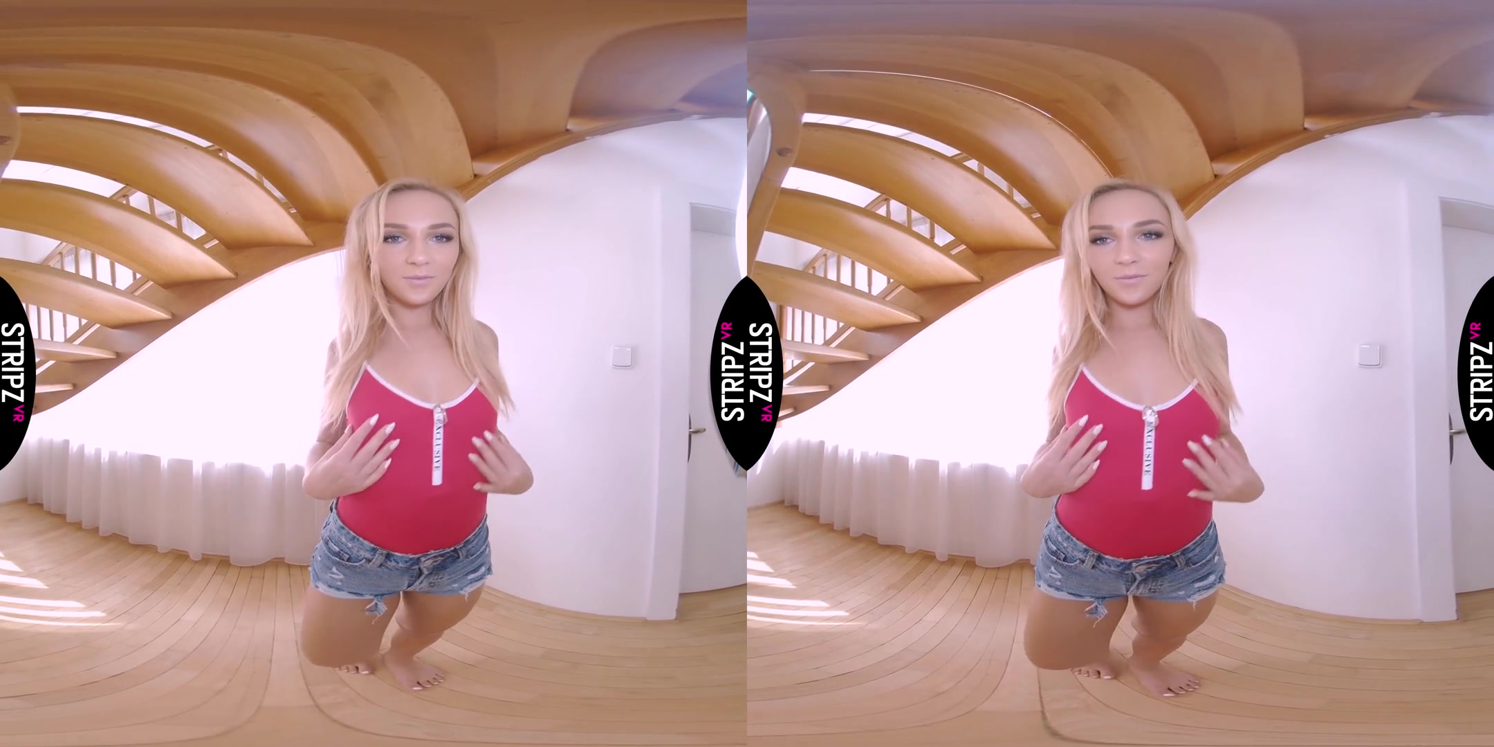 Hot Pants - Amazing Blonde Babe Solo Striptease in VR