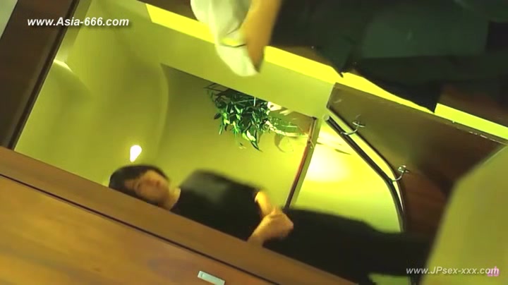 peeping Korean restaurant toilet.21