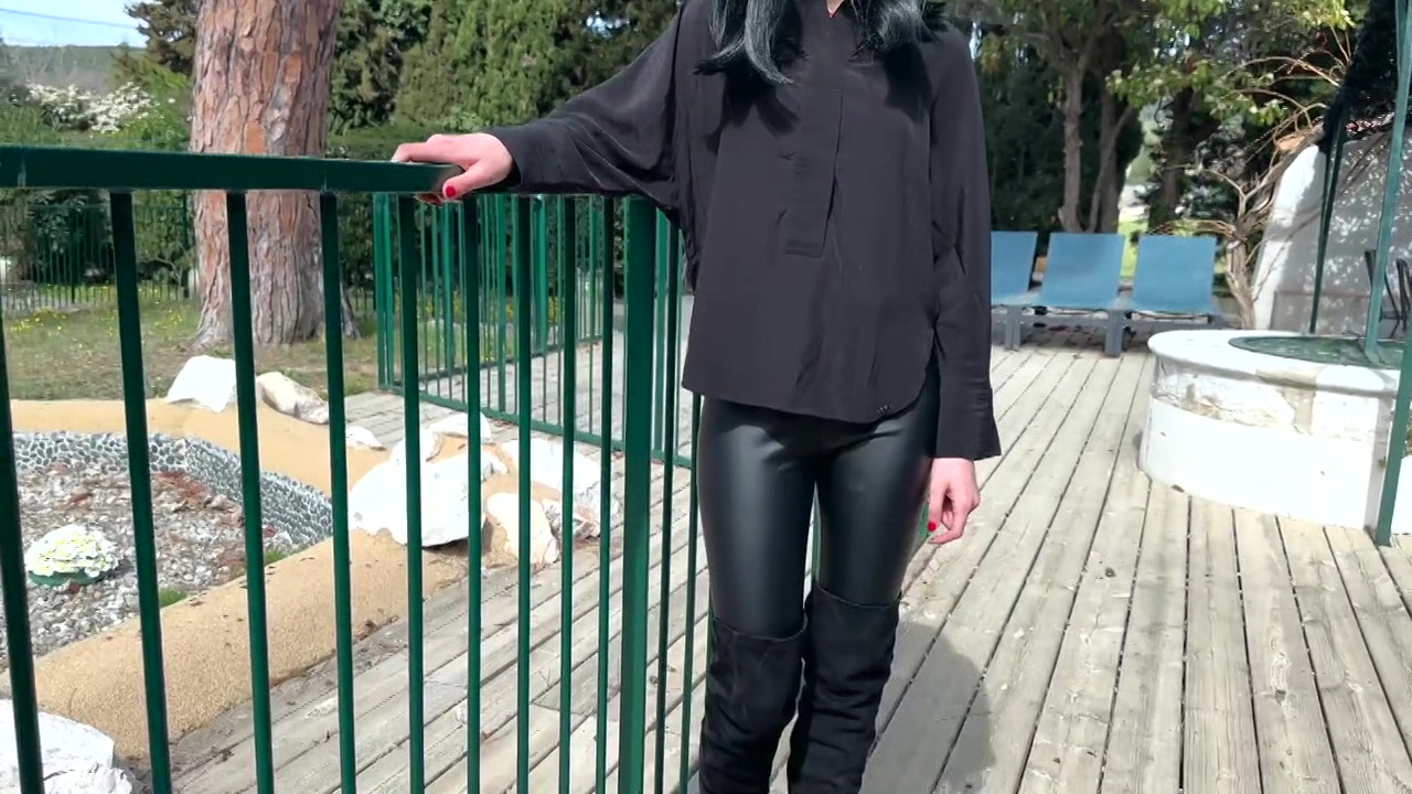 Stacy, 27 years old, elegant rascal with perfect curves… - Jacquie et Michel TV