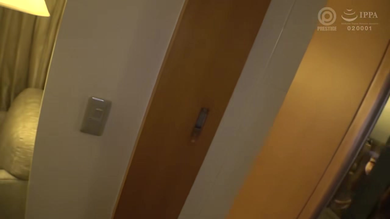 0002810_スリムのニホン女性がローリング騎乗位するセックス