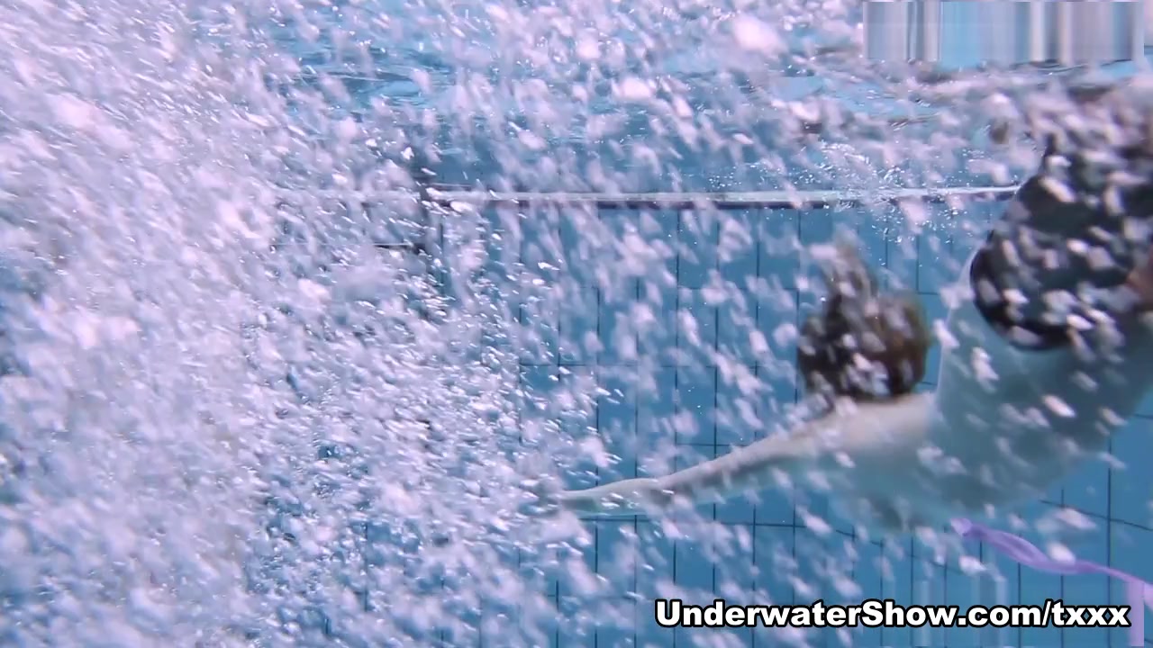 UnderwaterShow Video: Aneta Andrejka