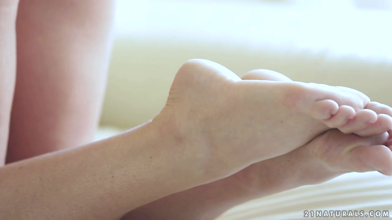 21Naturals Video: Feet Treatment