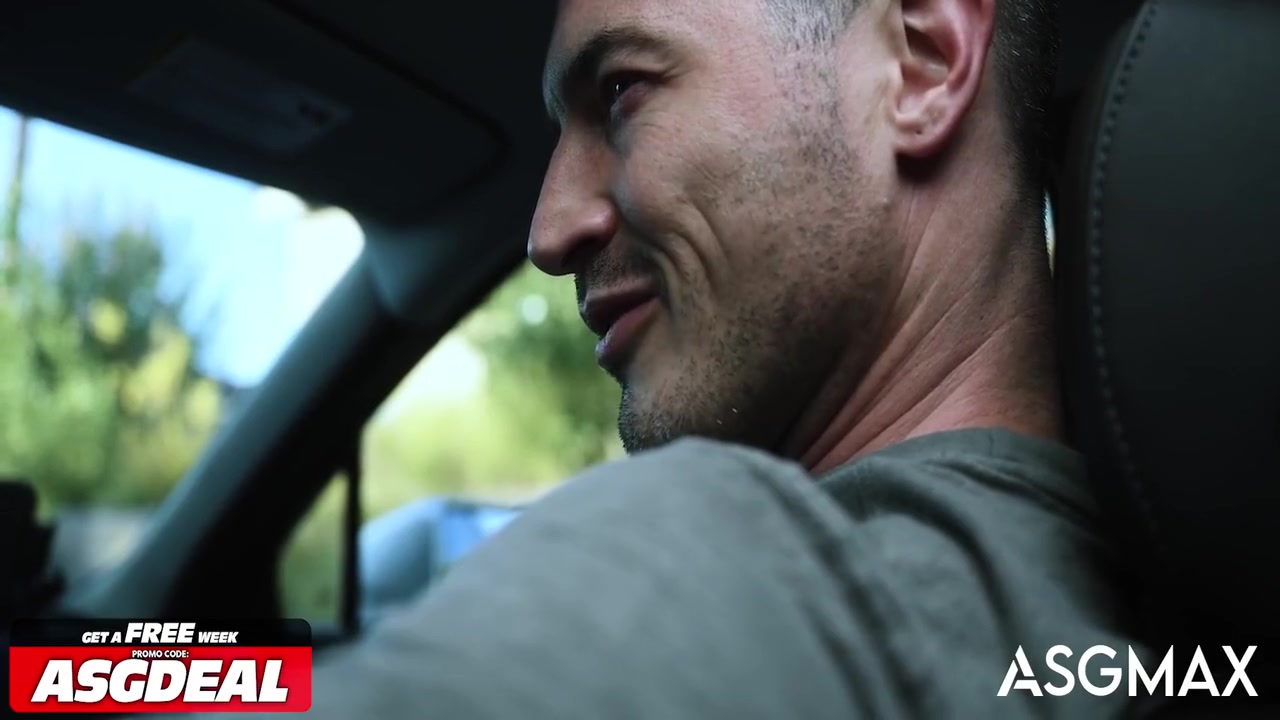 Rideshare Driver Invited Upstairs By Creepy But Intriguing Passenger 16 Min - Kyle Wyncrest And Derek Kage