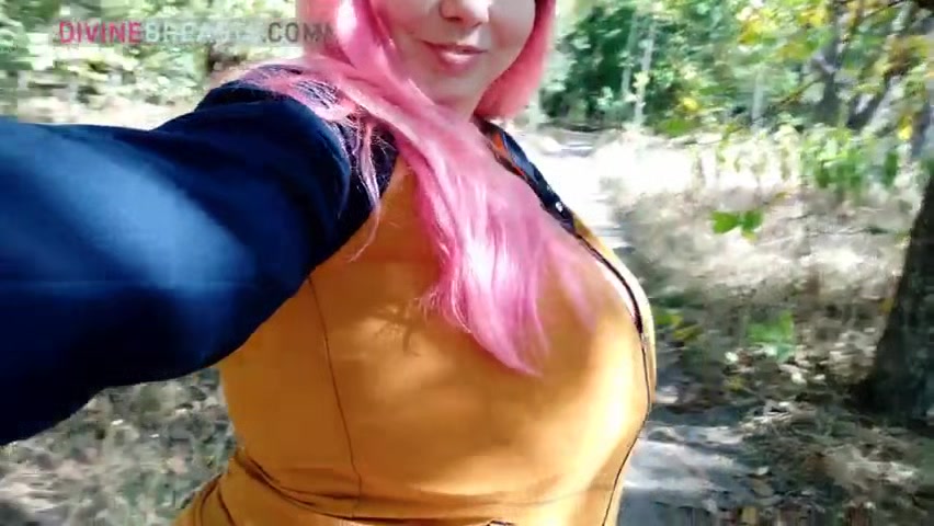 Candy Outside Bouncing Tits
