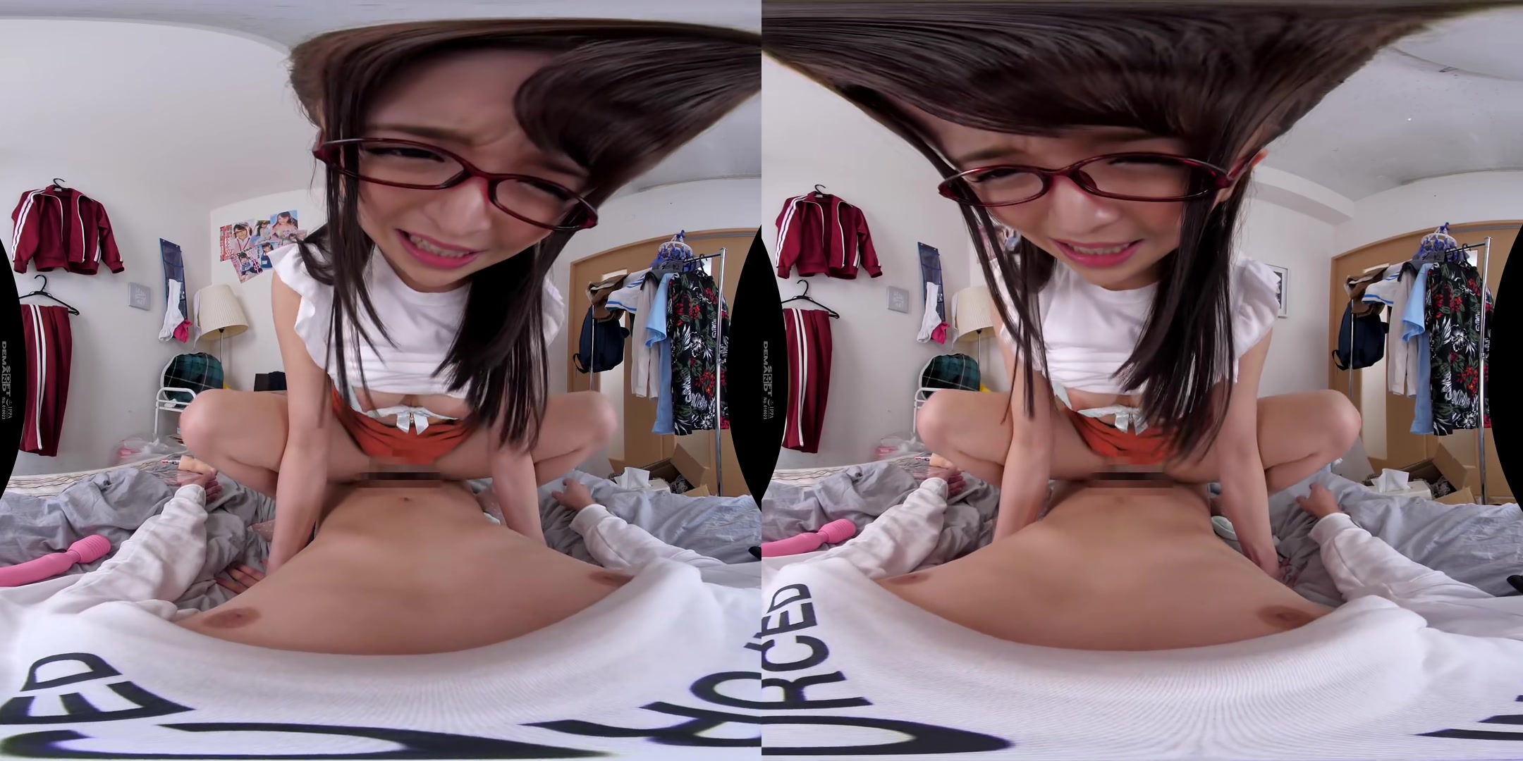 Momoka Kato - Playing the VR Lottery 4: If You Win, Momoka Kato Will Deliver Your Prize to Your Room - SodCreate