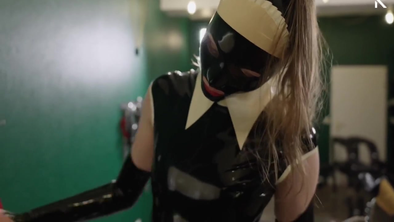 Cute Rubber Maid Girl Fucks Herself While Cleaning