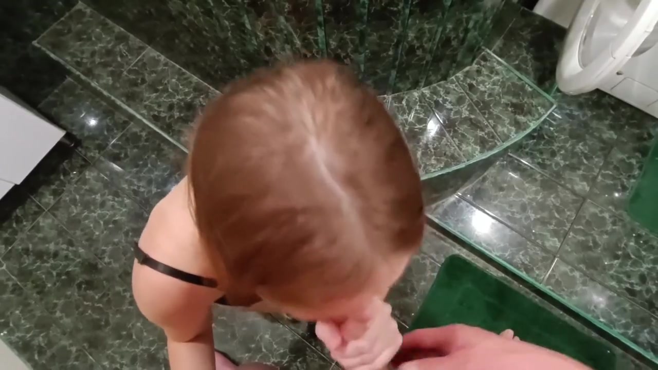Thoroughly Fucked An 18-year-old Beauty Stepsister In The Bathroom And Finished With Hot Cum In Her