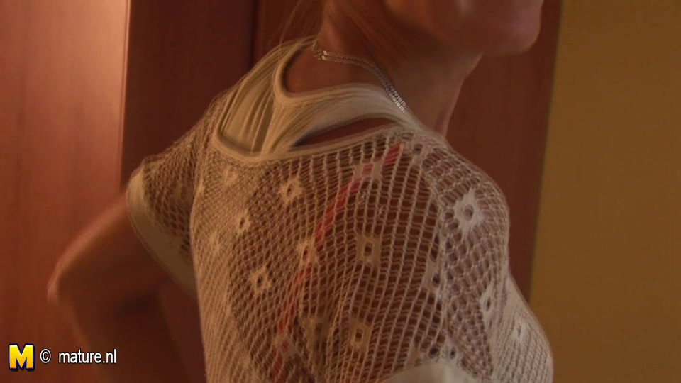 This Housewife Loves To Play Around - MatureNL