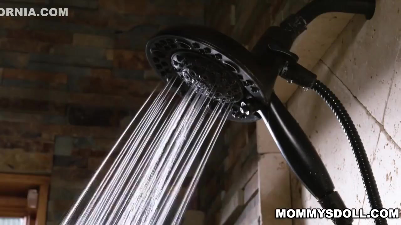 The Best, Perv-Step mom And Vanessa Cage In Penny Gives Kylie And Lexi A Good Fucking