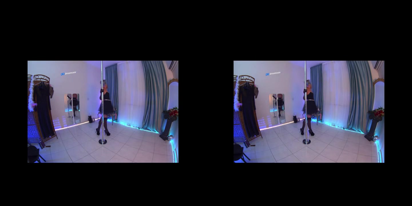 Amazing Blonde Dances A Pole Dance