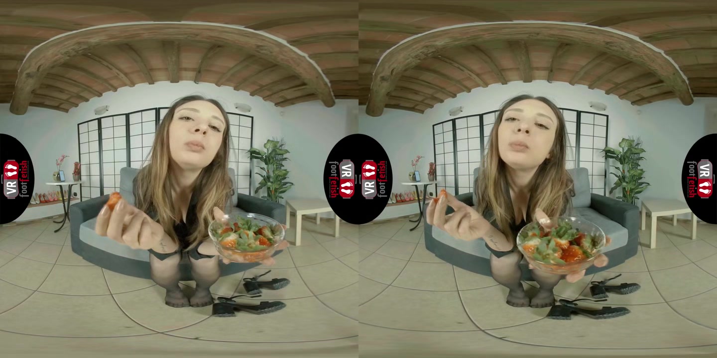 Beautiful babe Violet Loves Eating Strawberries And Massaging Her Sexy Feet In Nylons In VR - VRFootFetish