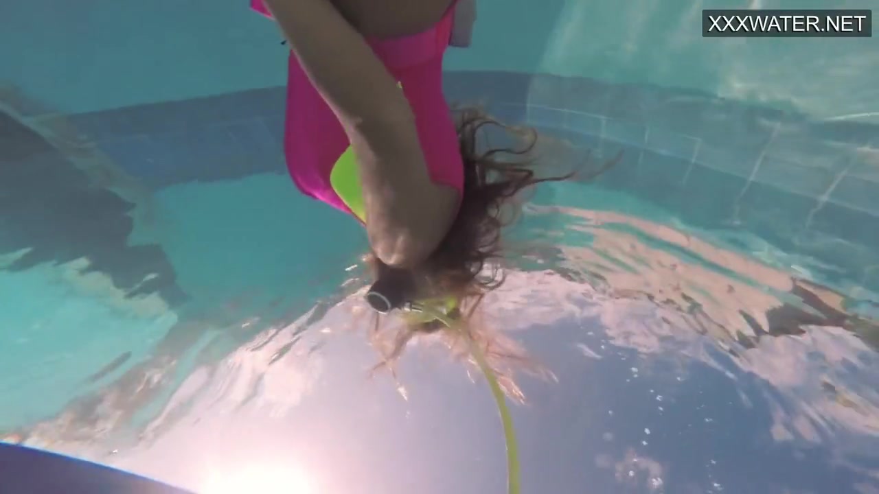 Platinum Blonde Irina Super Beauty Underwater