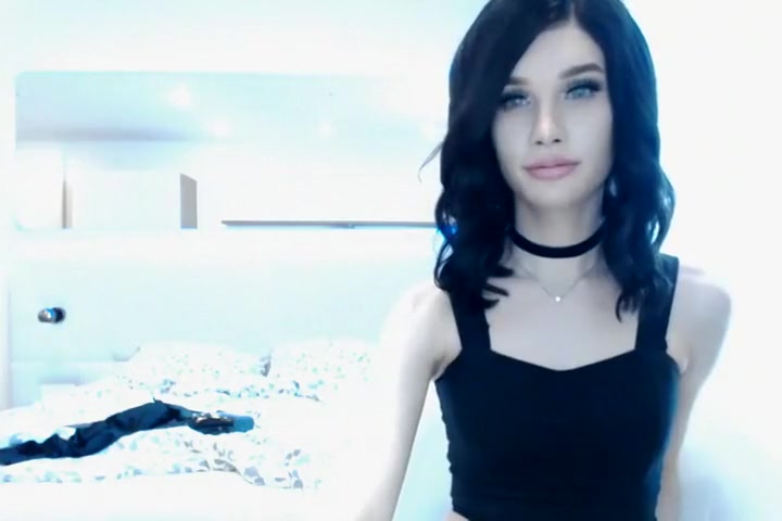Lady Cola Flashing on Cam