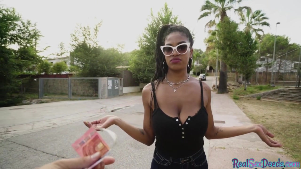 Bigboob Latina pickedup for giving head before outdoor sex