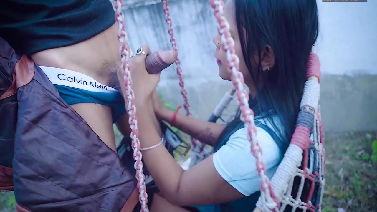Desi Step Sister Ne Apne Bhae Ka Bada Sa Lund Muh Me Leti Hai Public Garden Me Hindi Audio
