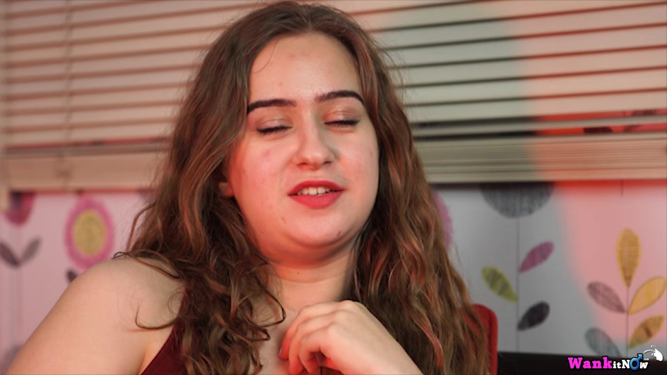 Lara - Wank With Me - Sexy Videos - WankitNow
