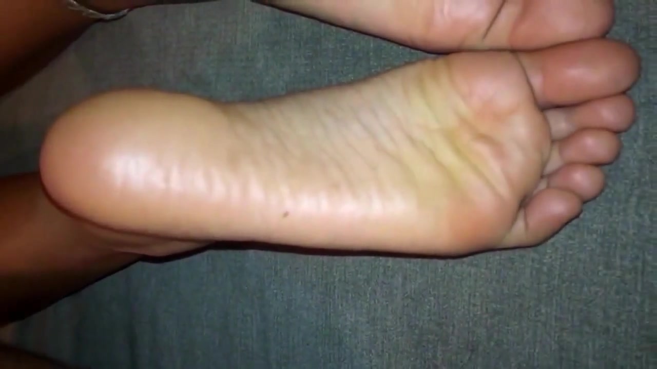 Big bare indian soles