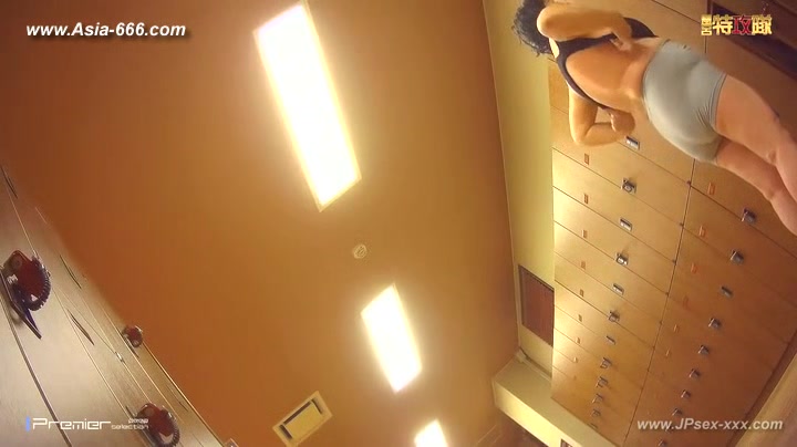 japanese public bathroom changeroom.3