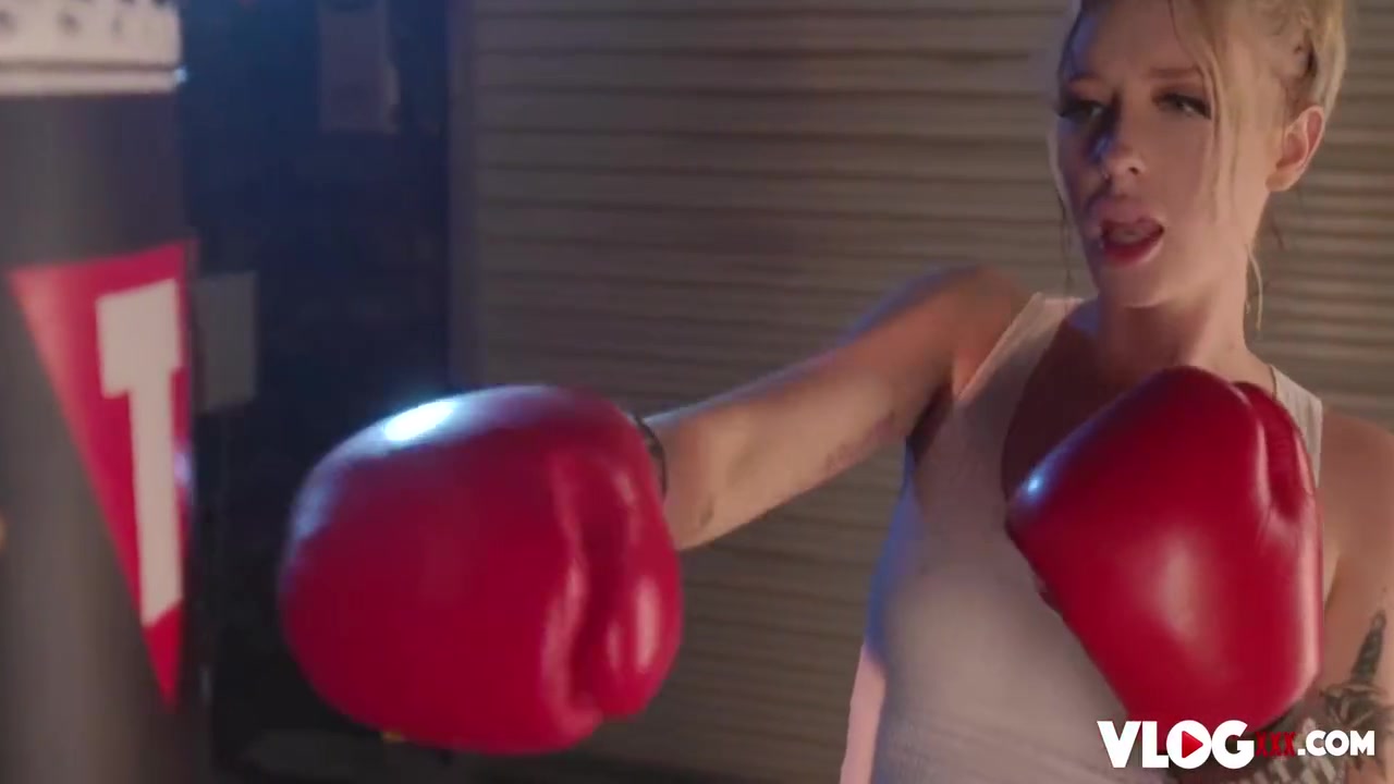 Athletic Blonde Fucked Hard After 69 With Marilyn Johnson