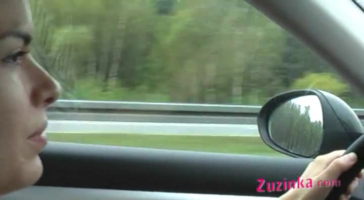 Zuzinka gets orgasm while driving