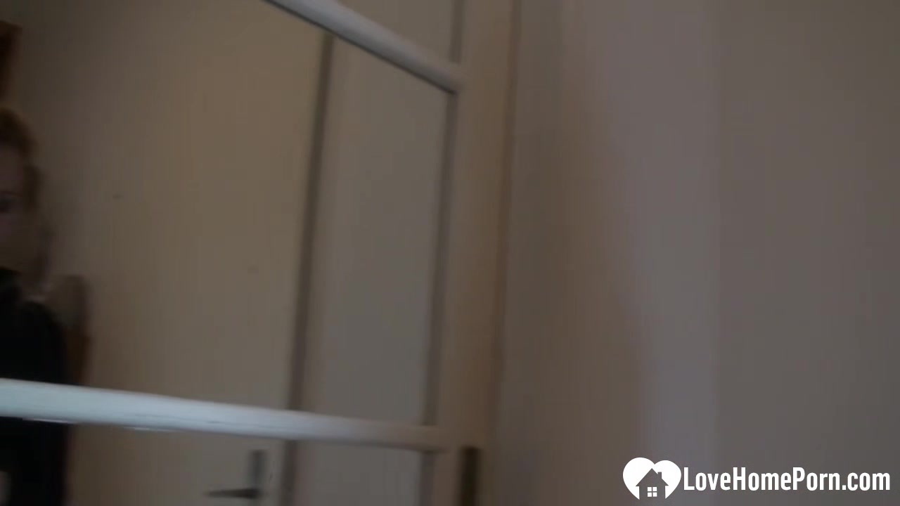 Blonde chick shows off her amazing ass