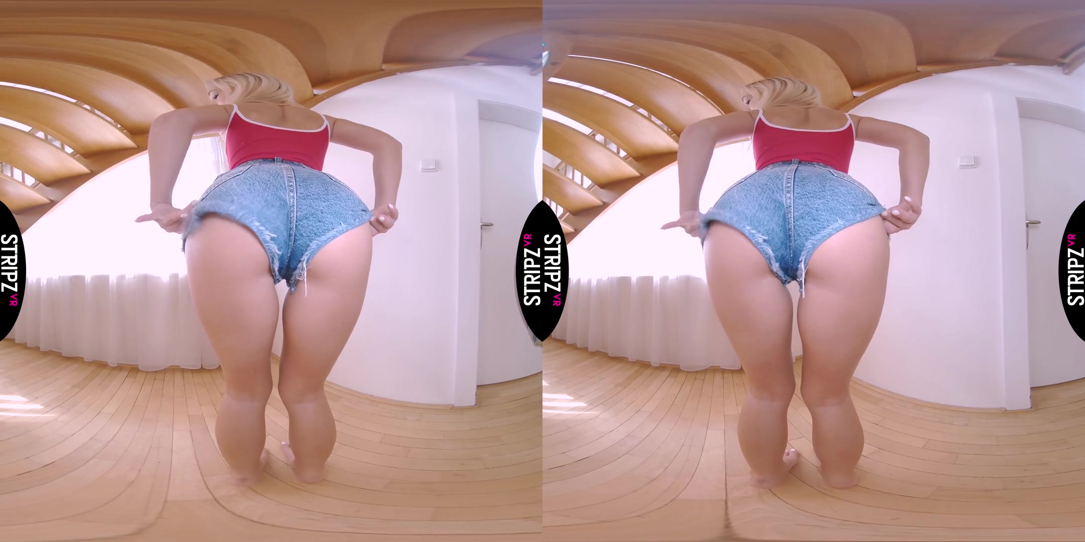 Hot Pants - Amazing Blonde Babe Solo Striptease in VR