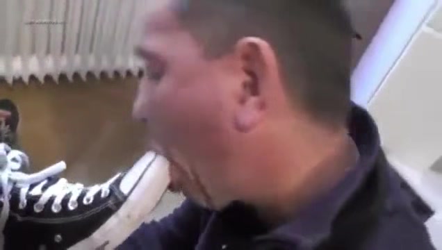 German sneaker spit master