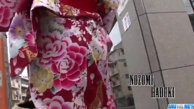 Nozomi Hazuki gets a huge dick in that warm vag