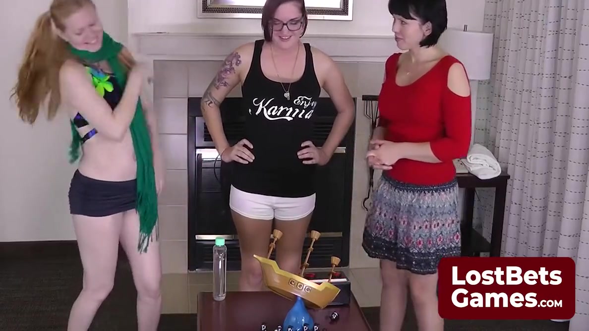 The Strip Pirate Penguins Loser Retreats To The Shower With Amber Chase, Celestina Blooms And Aften Opal