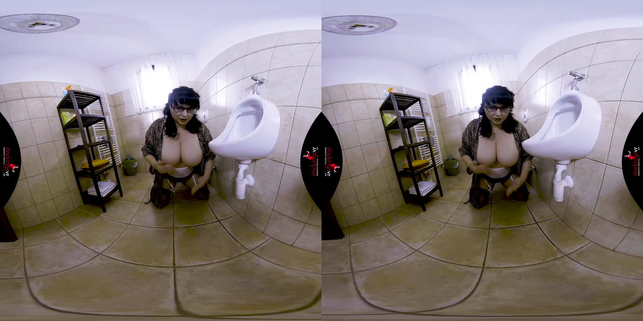 Pissing starring Mistress Sarah