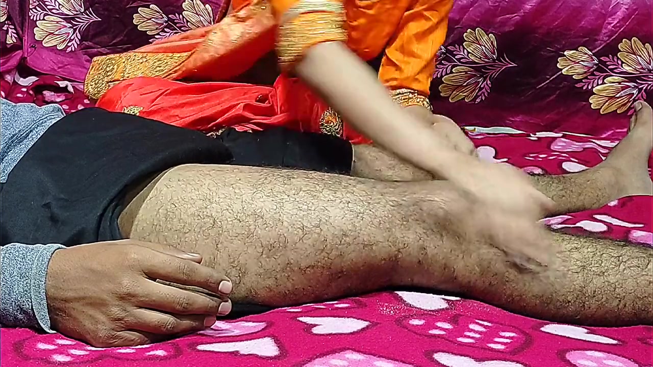 Tharki Sasur Ne Bahu Se Massage Kravakar Jabardasti Chod Diya
