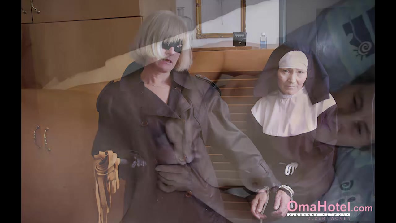 OmaHoteL Slideshow with Grannies