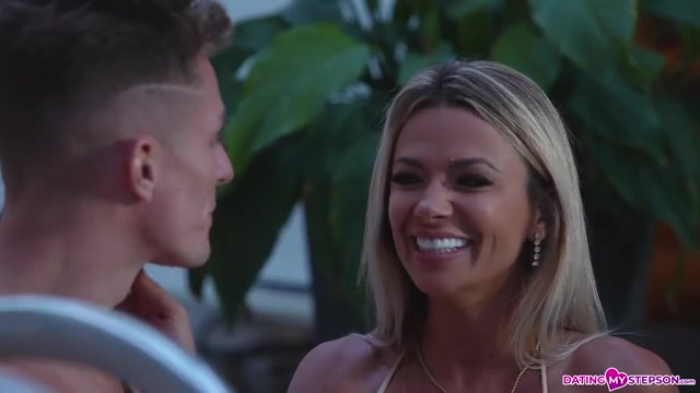 Pleasure By The Pool - S2:E5 - Momlover