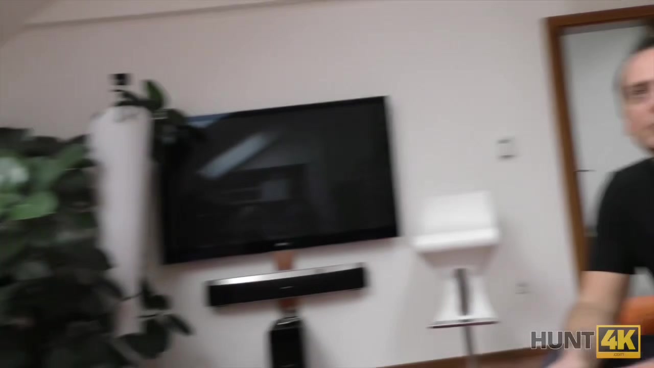 HUNT4K. Blonde picked up by man who wanted to help her financially