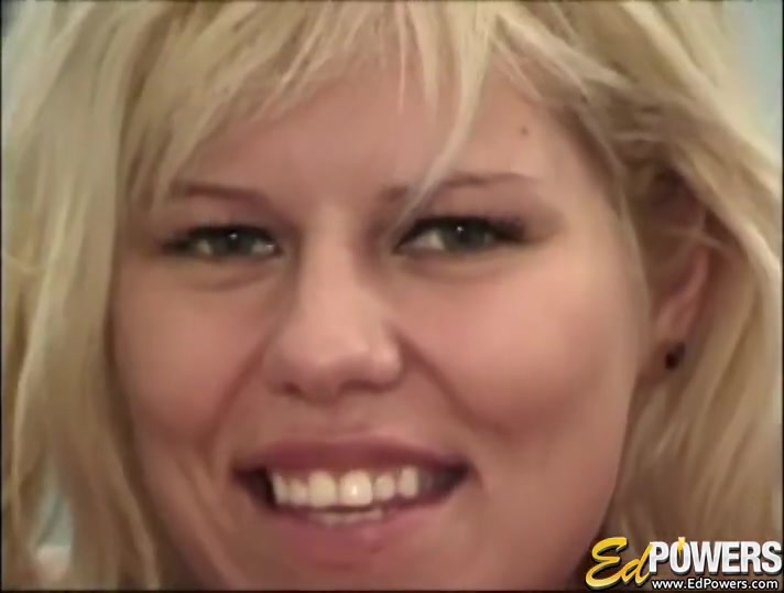 Amateur hottie Kali Moore slammed vigorously threesome style
