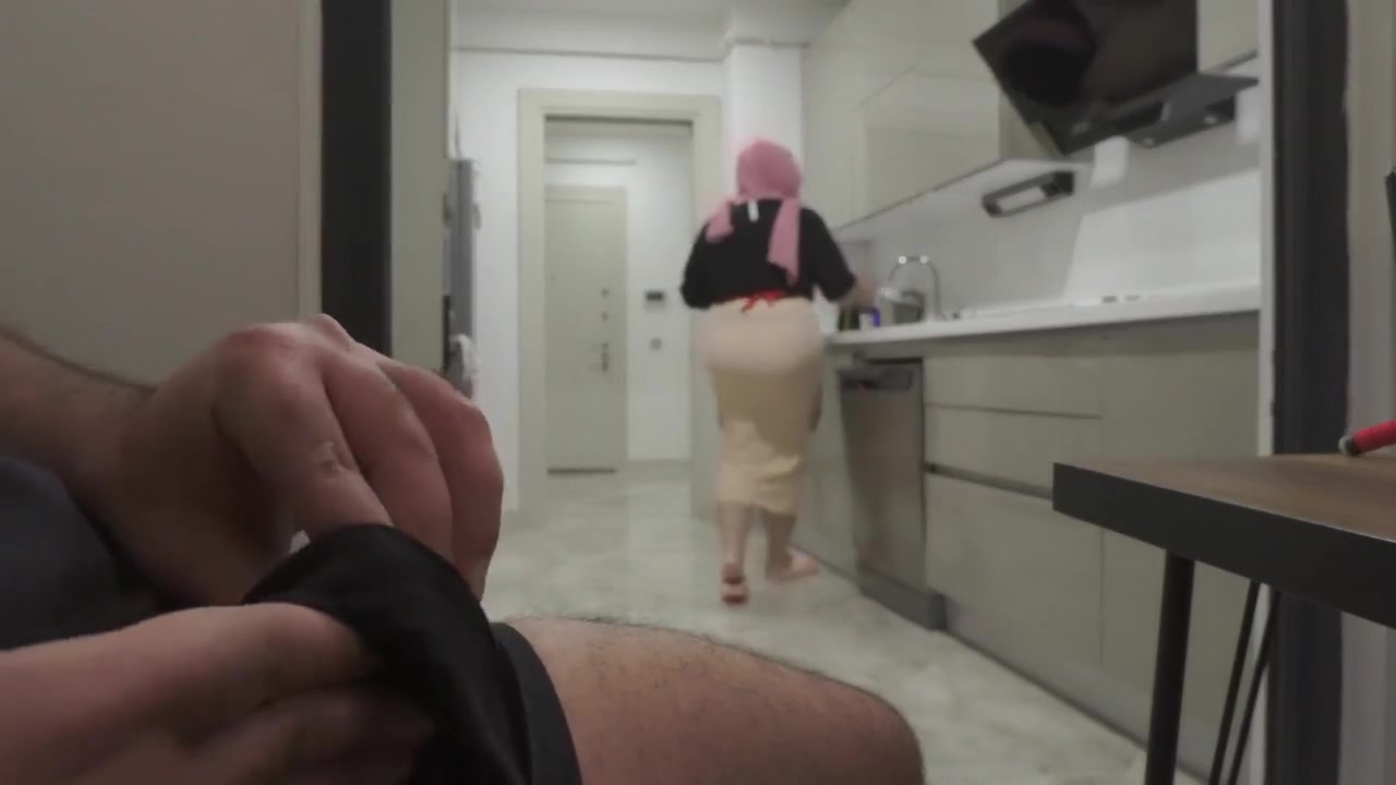 Caught Jerking Off While Watching My Huge Ass Hijab Stepmom. She Is Shocked !!!