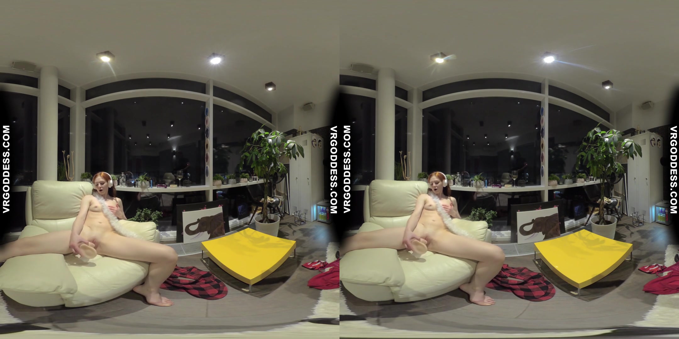 Vaping Hot Girl Lea Listening To Headphones Dancing Stripping Masturbating Winter Nights