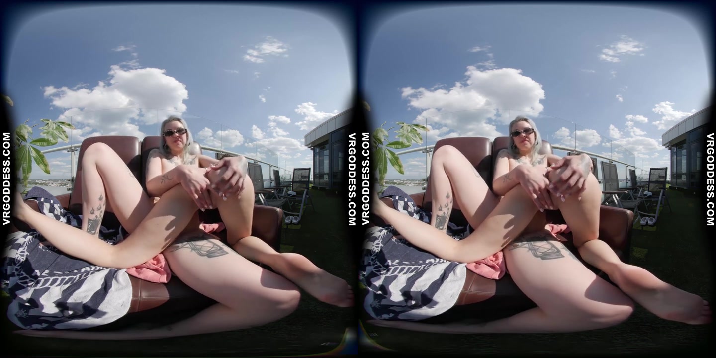 Mutual Masturabtion And Pussy Licking Under The Sun Outdoors With Sammie And Rebeka Ruby