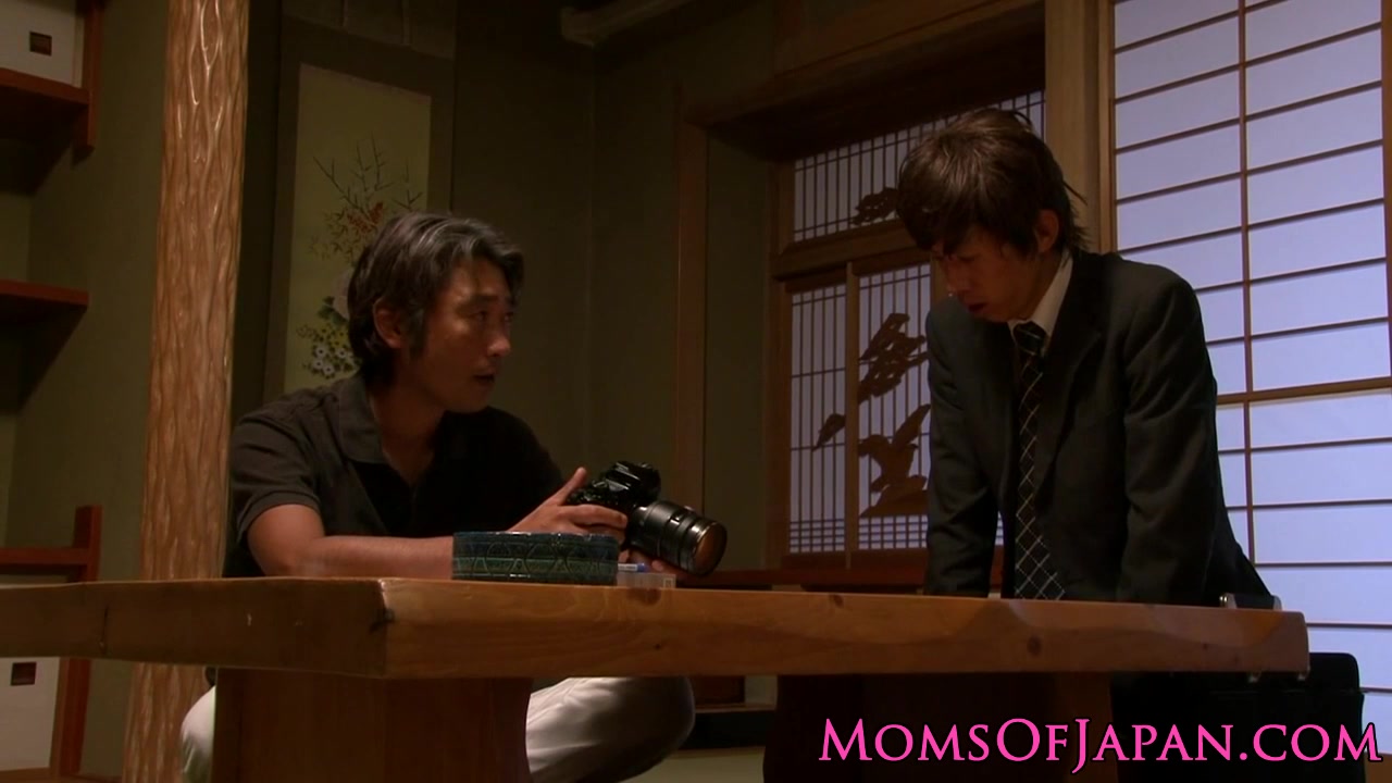 Japanese milf riding on cock before facial