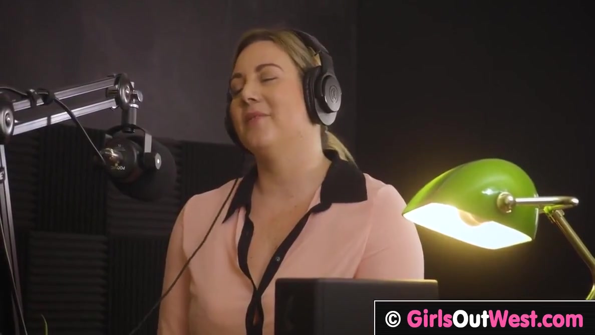 Chubby Busty Girl Licks Hairy Pussy And Ass In The Studio