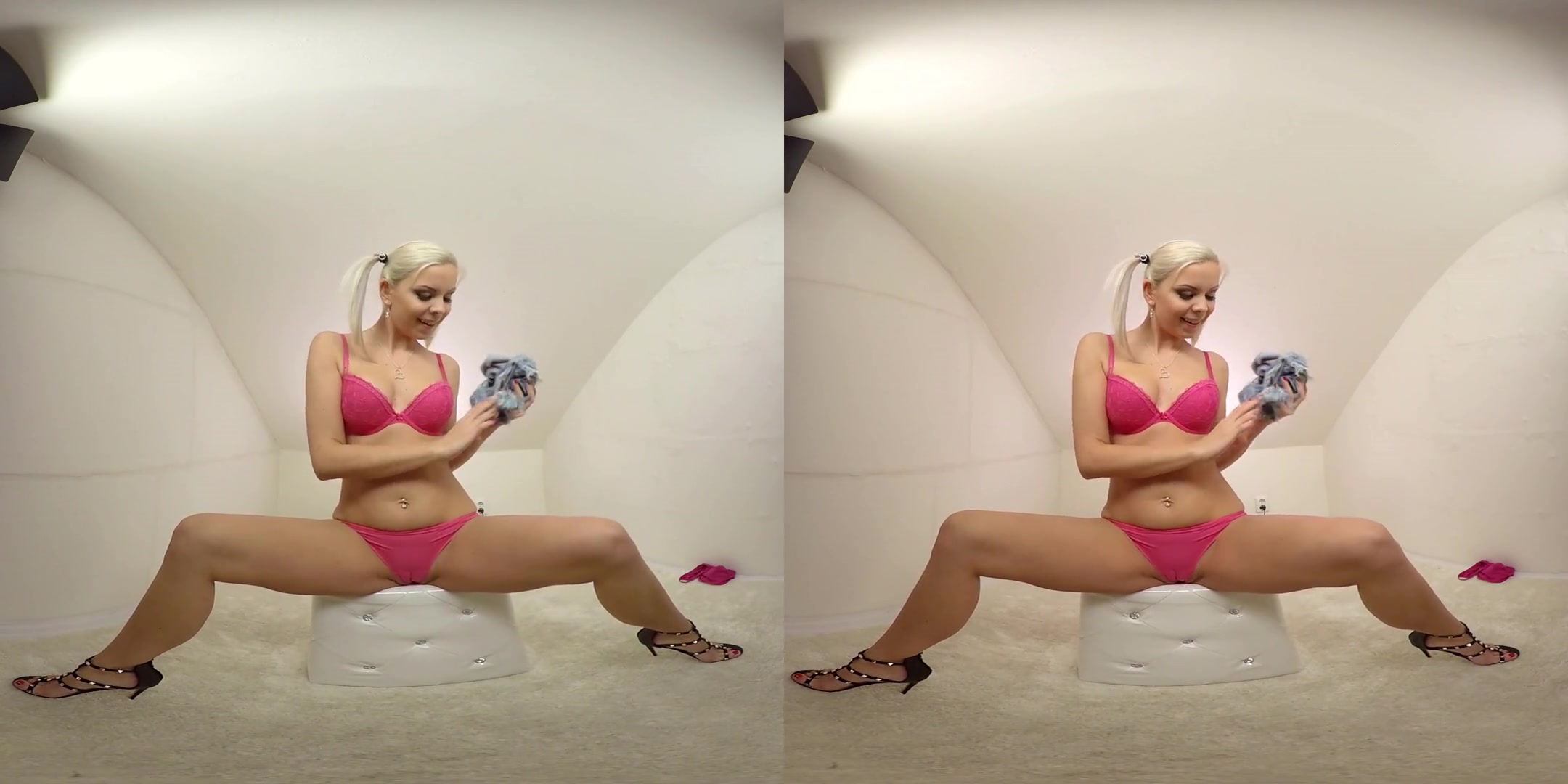 Julia Parker in Cute Julie Parker Cums Hard - BravoModelsMedia
