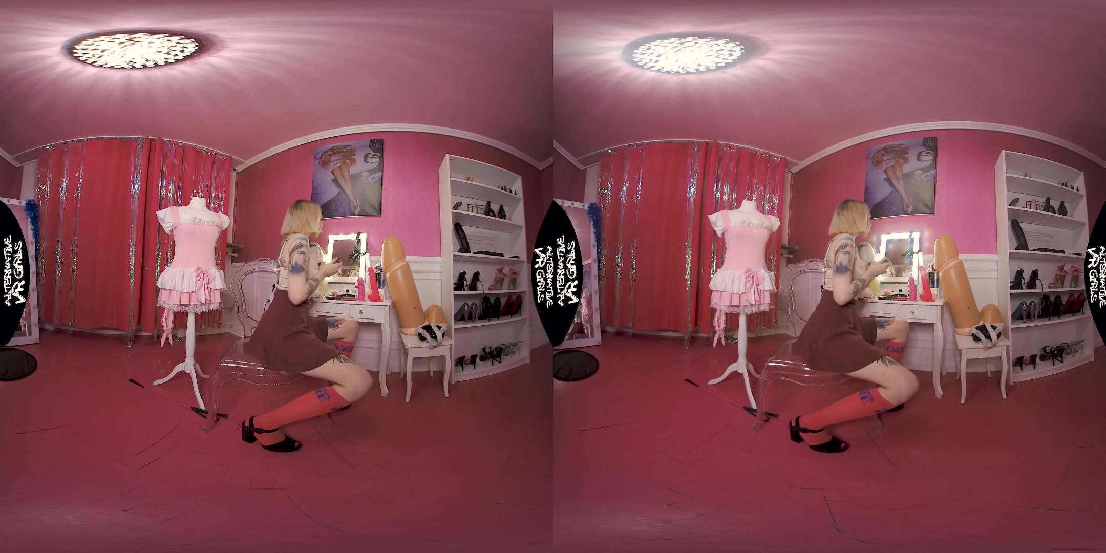 Inked Girl in Sissy Room - AlternativeVRGirls