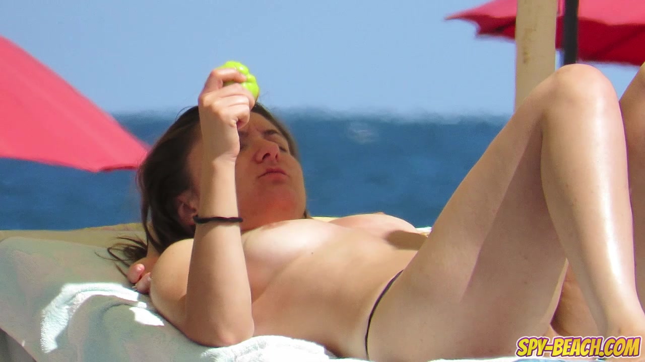 Amateur Young Gorgeous Topless teens 18+ Beach Close Up